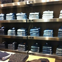 Foto scattata a Calvin Klein Jeans da Luke E. il 12/5/2012