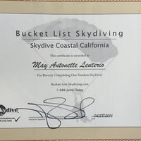 รูปภาพถ่ายที่ Skydive Coastal California โดย May L. เมื่อ 4/28/2016