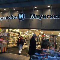 Foto scattata a Mayersche Buchhandlung da Danijela . il 1/6/2016