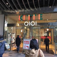 Photo taken at KITTE Hakata by 我が 石. on 1/1/2017