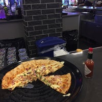 Photo taken at Boston Pizza by electrovakero on 1/3/2019