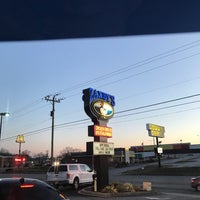 Photo taken at Zaxby&amp;#39;s Chicken Fingers &amp;amp; Buffalo Wings by Donnie W. on 3/15/2017