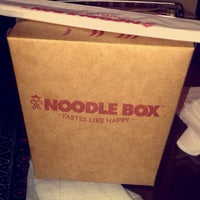 รูปภาพถ่ายที่ Noodle Box โดย Sara Alfadliah เมื่อ 1/26/2015