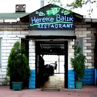 9/6/2013 tarihinde Hereke Balık Restaurantziyaretçi tarafından Hereke Balık Restaurant'de çekilen fotoğraf
