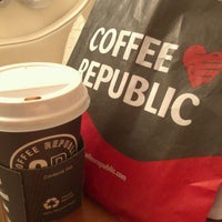 Foto tomada en Coffee Republic  por Sondus A. el 11/7/2012