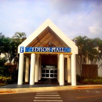 รูปภาพถ่ายที่ Edison Mall โดย Alvaro Daniel @. เมื่อ 12/17/2012