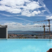 6/3/2018 tarihinde Abdullahziyaretçi tarafından Pool - EPIC SANA Lisboa'de çekilen fotoğraf