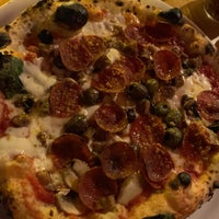 7/28/2019にDaisy K.がMenomalé Pizza Napoletanaで撮った写真