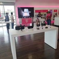 Photo taken at T-Mobile by Victor L. on 2/23/2019