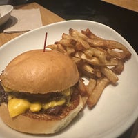 Photo taken at HiHo Cheeseburger by tomokisun on 11/13/2022