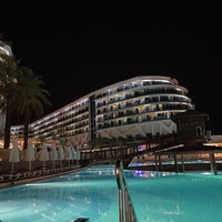 รูปภาพถ่ายที่ Vikingen Infinity Resort Hotel &amp;amp; Spa โดย Ali__ S. เมื่อ 10/5/2023