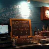 Foto tirada no(a) Remy&#39;s Kitchen &amp; Wine Bar por David B. em 10/25/2012