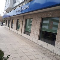Photo taken at Türkiye İş Bankası by 🇹🇷UMUT-HIZIR🇹🇷 (. on 2/16/2018