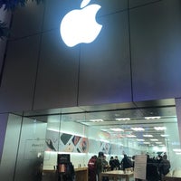 Photo taken at Apple Sendai Ichibancho by Täkümï on 1/25/2019