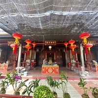 Photo taken at Cheng Hoon Teng Temple (青雲亭) by Täkümï on 10/17/2022