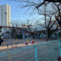 Photo taken at 港区立白金児童遊園（猿町公園） by BOBBY on 12/15/2022