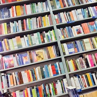 Photo taken at Librería del Sótano by Georgina B. on 2/21/2017