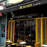 Foto tomada en İki Kedi Cafe  por Dildora S. el 2/20/2018