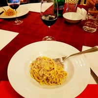 Foto diambil di Il Palazzo Italian Restaurant oleh Andrej G. pada 11/19/2019