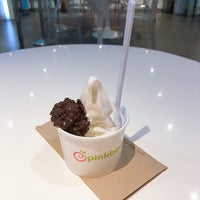 Photo taken at Pinkberry by ibenyyy on 3/16/2020