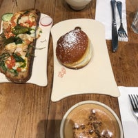 Photo taken at Le Pain Quotidien by Enkhzul A. on 12/22/2019
