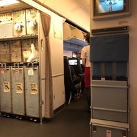 Photo taken at CX549 HND-HKG / Cathay Pacific by JK on 10/13/2018