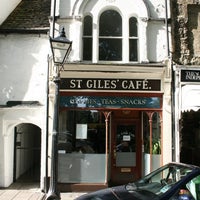 Foto tirada no(a) St. Giles&amp;#39; Cafe por JK em 2/24/2013