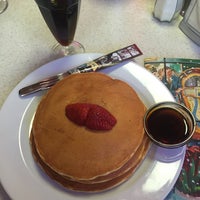 Photo taken at Beverly Hills Diner by Oxana B. on 3/30/2016