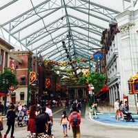 Photo taken at Universal Studios Singapore by Quin A. on 12/23/2016