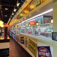Photo taken at Portillo&amp;#39;s Hot Dogs by George R. on 5/25/2022