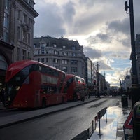 Photo taken at Oxford Circus by Susitta 🎶 ✈. on 3/18/2023