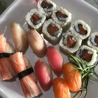 Foto tirada no(a) Sushi Ya por faba j. em 6/13/2018