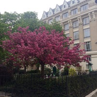 Photo taken at Boulevard du Montparnasse by Yulia P. on 4/24/2016