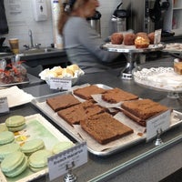 Photo taken at Teaspoon Bake Shop by Tesalia d. on 11/6/2012