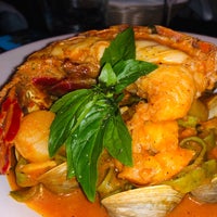 Снимок сделан в Chazz Palminteri Italian Restaurant пользователем Frances A. 8/4/2019