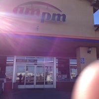 รูปภาพถ่ายที่ ampm โดย Liz B. เมื่อ 12/26/2012