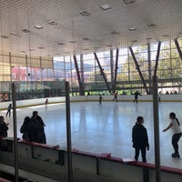 Foto tomada en Yerba Buena Ice Skating &amp;amp; Bowling Center  por Soowan J. el 8/31/2019