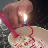 รูปภาพถ่ายที่ YogurtU โดย Sammy B. เมื่อ 12/5/2012