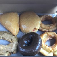 Photo taken at Chuck&amp;#39;s Donuts by Minhjamin H. on 8/21/2017