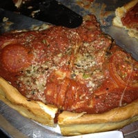 Foto tomada en The Pizza Bistro  por Jenny P. el 12/17/2012