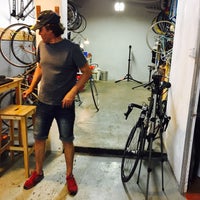 Photo taken at Fullbicycles Barcelona by Michiel v. on 5/17/2017