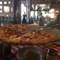 Photo taken at Grimaldi&amp;#39;s Pizzeria by Ben R. on 2/14/2015