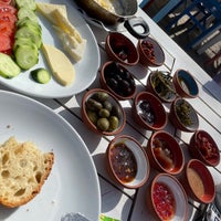 Foto diambil di Ömür Restaurant oleh Erol Y. pada 3/30/2022