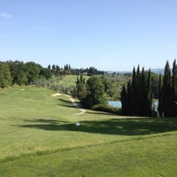 Foto tomada en Golf Club Ugolino  por Andrea C. el 5/19/2012