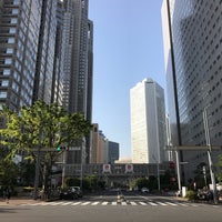 Photo taken at 都庁南交差点 by Yuuki H. on 5/8/2017