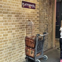 Photo taken at The Harry Potter Shop at Platform 9¾ by Manamin on 12/31/2023