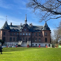 Foto tirada no(a) Sofiero Slott och Trädgård por Manamin em 3/29/2024