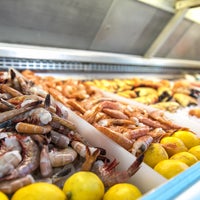 รูปภาพถ่ายที่ Beachside Seafood Restaurant &amp;amp; Market โดย Beachside Seafood Restaurant &amp;amp; Market เมื่อ 5/4/2017
