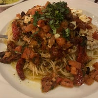 Снимок сделан в Eddie&amp;#39;s Italian Eatery пользователем Robert K. 10/29/2019