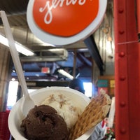 2/20/2022 tarihinde Isabela R.ziyaretçi tarafından Jeni&amp;#39;s Splendid Ice Creams'de çekilen fotoğraf